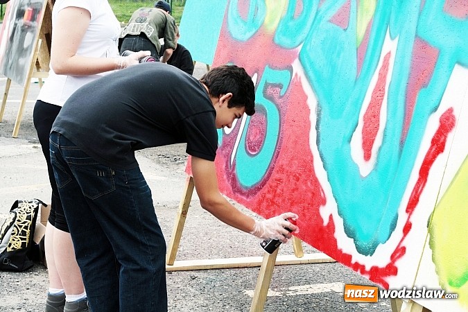 Zdjęcie w galerii na portalu naszwodzislaw.com: Poprzez graffiti udowadniają, że warto pomagać wiadomości z regionu