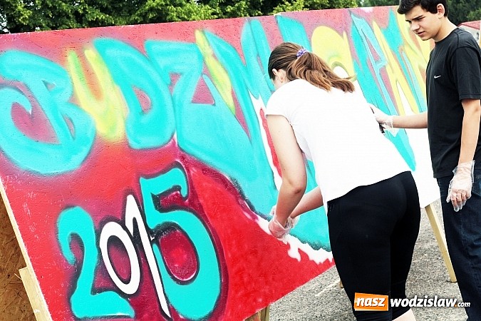 Zdjęcie w galerii na portalu naszwodzislaw.com: Poprzez graffiti udowadniają, że warto pomagać wiadomości z regionu