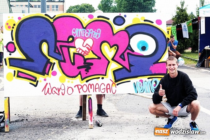 Zdjęcie w galerii na portalu naszwodzislaw.com: Poprzez graffiti udowadniają, że warto pomagać wiadomości z regionu