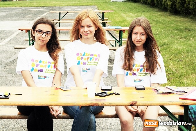 Zdjęcie w galerii na portalu naszwodzislaw.com: Poprzez graffiti udowadniają, że warto pomagać wiadomości z regionu