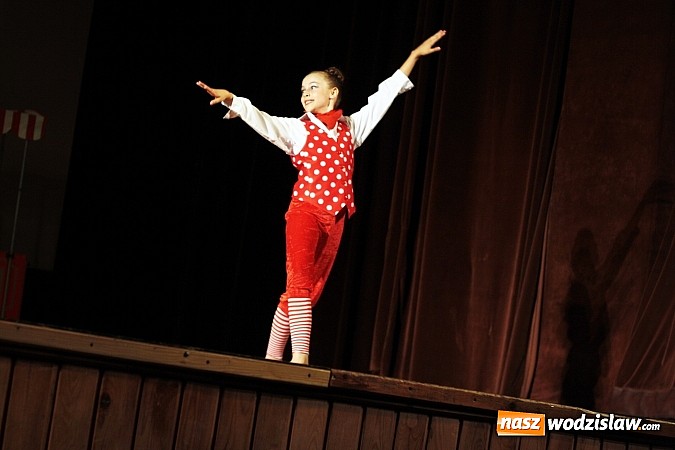 Zdjęcie w galerii na portalu naszwodzislaw.com: Zespół Miraż w oscarowej konwencji zatańczył w Wodzisławskim Centrum Kultury wiadomości z regionu