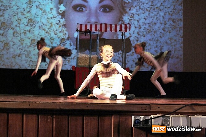 Zdjęcie w galerii na portalu naszwodzislaw.com: Zespół Miraż w oscarowej konwencji zatańczył w Wodzisławskim Centrum Kultury wiadomości z regionu