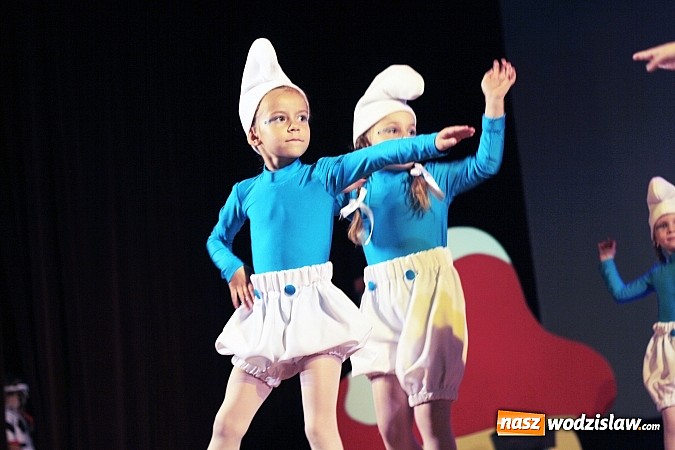 Zdjęcie w galerii na portalu naszwodzislaw.com: Zespół Miraż w oscarowej konwencji zatańczył w Wodzisławskim Centrum Kultury wiadomości z regionu