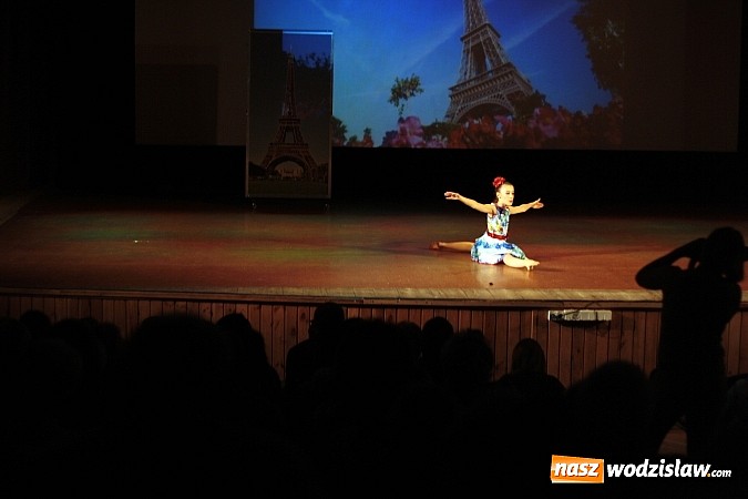 Zdjęcie w galerii na portalu naszwodzislaw.com: Zespół Miraż w oscarowej konwencji zatańczył w Wodzisławskim Centrum Kultury wiadomości z regionu