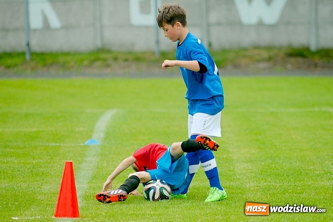 Zdjęcie w galerii na portalu naszwodzislaw.com: Twork&oacute;w Cup 2015: Emocjonujące potyczki w Tworkowie. Piłkarze MKP Odra Wodzisław na podium wiadomości z regionu