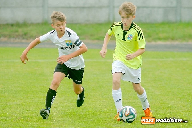 Zdjęcie w galerii na portalu naszwodzislaw.com: Twork&oacute;w Cup 2015: Emocjonujące potyczki w Tworkowie. Piłkarze MKP Odra Wodzisław na podium wiadomości z regionu