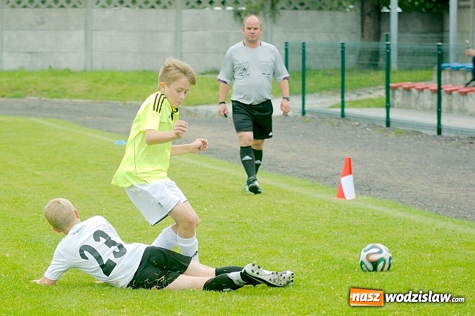 Zdjęcie w galerii na portalu naszwodzislaw.com: Twork&oacute;w Cup 2015: Emocjonujące potyczki w Tworkowie. Piłkarze MKP Odra Wodzisław na podium wiadomości z regionu