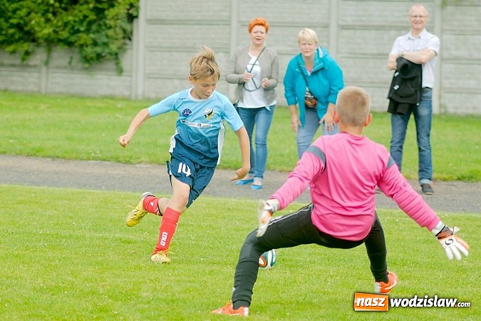 Zdjęcie w galerii na portalu naszwodzislaw.com: Twork&oacute;w Cup 2015: Emocjonujące potyczki w Tworkowie. Piłkarze MKP Odra Wodzisław na podium wiadomości z regionu