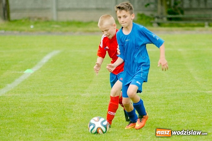 Zdjęcie w galerii na portalu naszwodzislaw.com: Twork&oacute;w Cup 2015: Emocjonujące potyczki w Tworkowie. Piłkarze MKP Odra Wodzisław na podium wiadomości z regionu