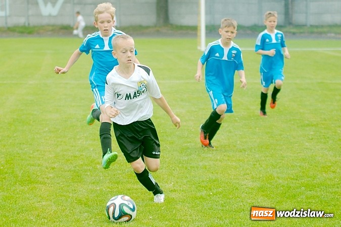 Zdjęcie w galerii na portalu naszwodzislaw.com: Twork&oacute;w Cup 2015: Emocjonujące potyczki w Tworkowie. Piłkarze MKP Odra Wodzisław na podium wiadomości z regionu