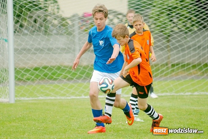 Zdjęcie w galerii na portalu naszwodzislaw.com: Twork&oacute;w Cup 2015: Emocjonujące potyczki w Tworkowie. Piłkarze MKP Odra Wodzisław na podium wiadomości z regionu