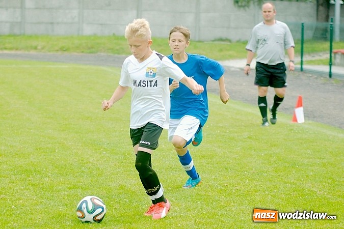 Zdjęcie w galerii na portalu naszwodzislaw.com: Twork&oacute;w Cup 2015: Emocjonujące potyczki w Tworkowie. Piłkarze MKP Odra Wodzisław na podium wiadomości z regionu