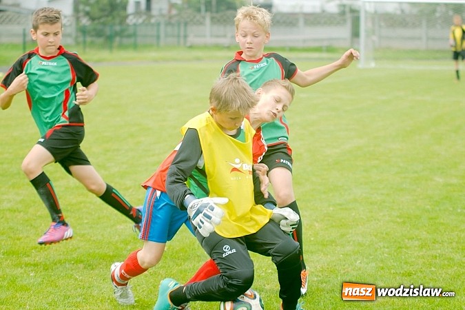 Zdjęcie w galerii na portalu naszwodzislaw.com: Twork&oacute;w Cup 2015: Emocjonujące potyczki w Tworkowie. Piłkarze MKP Odra Wodzisław na podium wiadomości z regionu