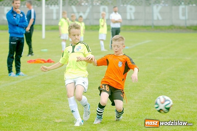 Zdjęcie w galerii na portalu naszwodzislaw.com: Twork&oacute;w Cup 2015: Emocjonujące potyczki w Tworkowie. Piłkarze MKP Odra Wodzisław na podium wiadomości z regionu