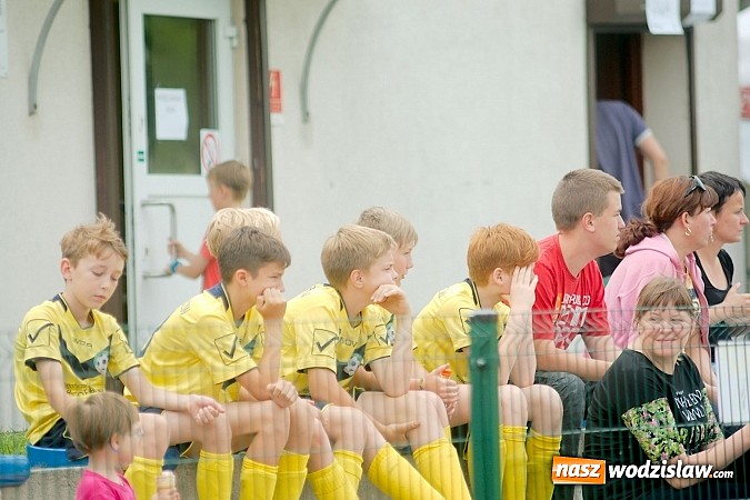 Zdjęcie w galerii na portalu naszwodzislaw.com: Twork&oacute;w Cup 2015: Emocjonujące potyczki w Tworkowie. Piłkarze MKP Odra Wodzisław na podium wiadomości z regionu