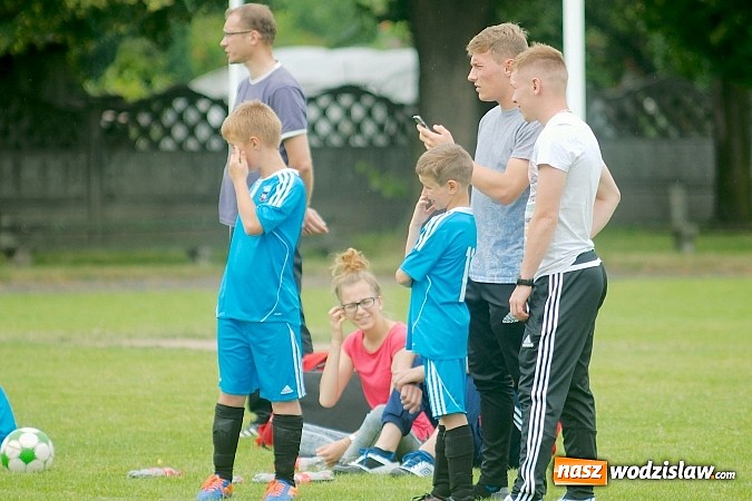 Zdjęcie w galerii na portalu naszwodzislaw.com: Twork&oacute;w Cup 2015: Emocjonujące potyczki w Tworkowie. Piłkarze MKP Odra Wodzisław na podium wiadomości z regionu