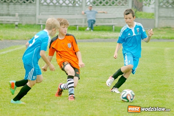 Zdjęcie w galerii na portalu naszwodzislaw.com: Twork&oacute;w Cup 2015: Emocjonujące potyczki w Tworkowie. Piłkarze MKP Odra Wodzisław na podium wiadomości z regionu
