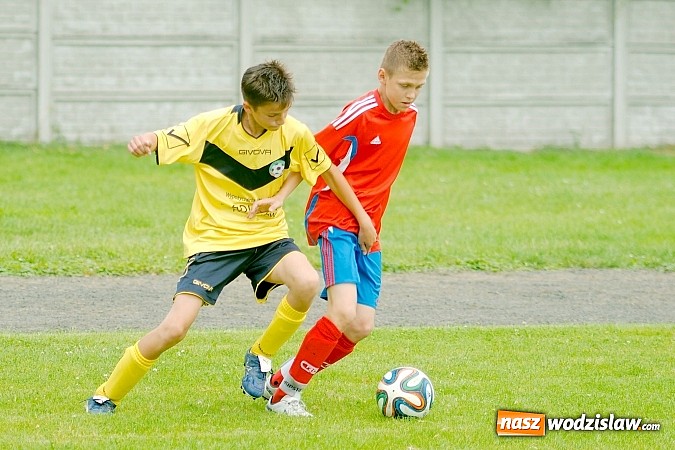 Zdjęcie w galerii na portalu naszwodzislaw.com: Twork&oacute;w Cup 2015: Emocjonujące potyczki w Tworkowie. Piłkarze MKP Odra Wodzisław na podium wiadomości z regionu