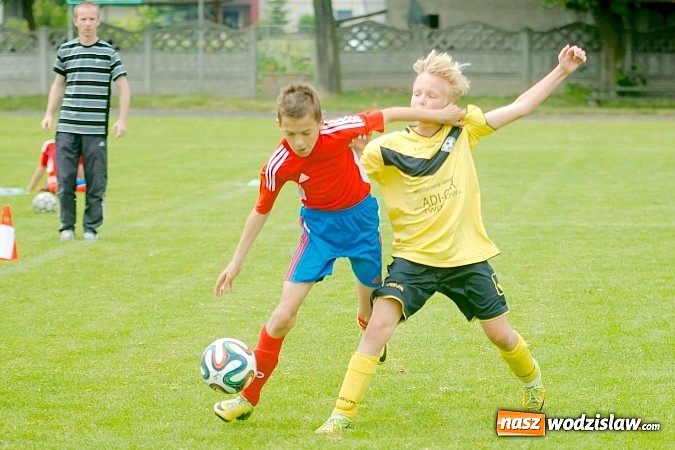 Zdjęcie w galerii na portalu naszwodzislaw.com: Twork&oacute;w Cup 2015: Emocjonujące potyczki w Tworkowie. Piłkarze MKP Odra Wodzisław na podium wiadomości z regionu