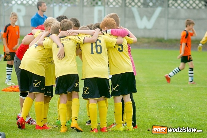 Zdjęcie w galerii na portalu naszwodzislaw.com: Twork&oacute;w Cup 2015: Emocjonujące potyczki w Tworkowie. Piłkarze MKP Odra Wodzisław na podium wiadomości z regionu