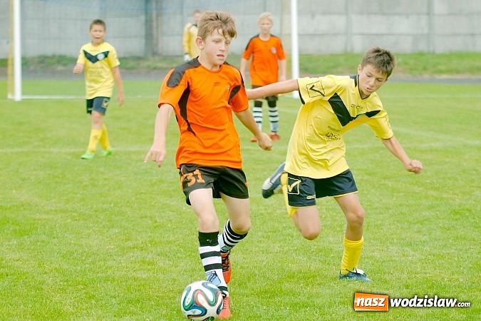 Zdjęcie w galerii na portalu naszwodzislaw.com: Twork&oacute;w Cup 2015: Emocjonujące potyczki w Tworkowie. Piłkarze MKP Odra Wodzisław na podium wiadomości z regionu