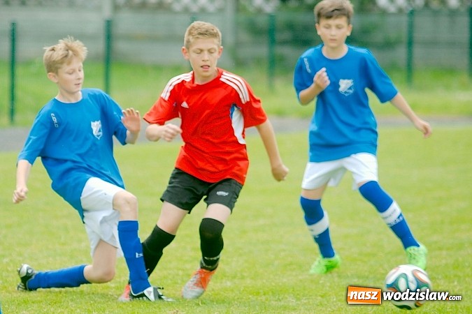 Zdjęcie w galerii na portalu naszwodzislaw.com: Twork&oacute;w Cup 2015: Emocjonujące potyczki w Tworkowie. Piłkarze MKP Odra Wodzisław na podium wiadomości z regionu