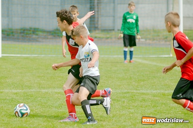 Zdjęcie w galerii na portalu naszwodzislaw.com: Twork&oacute;w Cup 2015: Emocjonujące potyczki w Tworkowie. Piłkarze MKP Odra Wodzisław na podium wiadomości z regionu