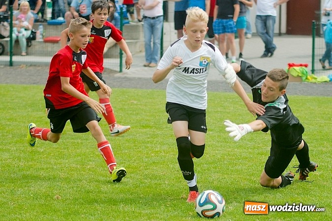 Zdjęcie w galerii na portalu naszwodzislaw.com: Twork&oacute;w Cup 2015: Emocjonujące potyczki w Tworkowie. Piłkarze MKP Odra Wodzisław na podium wiadomości z regionu