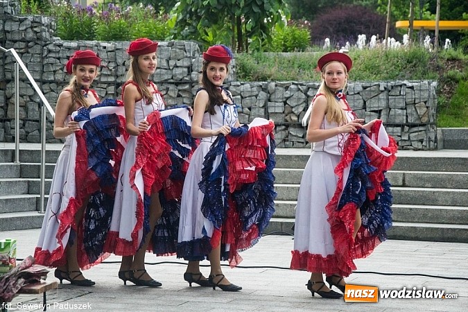 Zdjęcie w galerii na portalu naszwodzislaw.com: Rydułtowskie tancerki przegoniły złą pogodę wiadomości z regionu