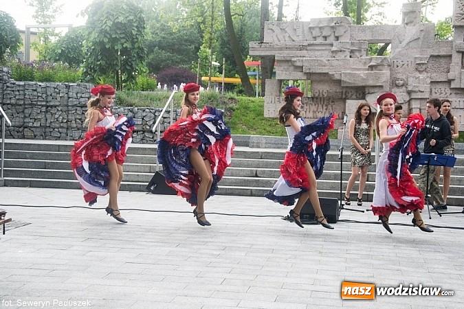 Zdjęcie w galerii na portalu naszwodzislaw.com: Rydułtowskie tancerki przegoniły złą pogodę wiadomości z regionu