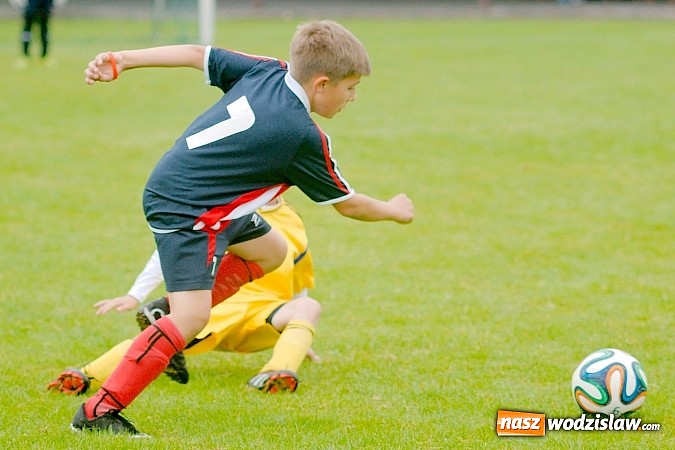 Zdjęcie w galerii na portalu naszwodzislaw.com: Tworków Cup 2015: Deszczowy drugi dzień piłkarskich zmagań. Naprzód lepszy od Startu. Puchar pojechał do Rydułtów wiadomości z regionu