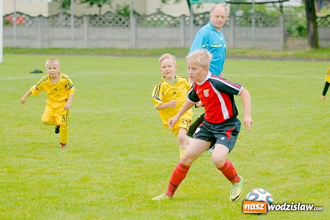 Zdjęcie w galerii na portalu naszwodzislaw.com: Tworków Cup 2015: Deszczowy drugi dzień piłkarskich zmagań. Naprzód lepszy od Startu. Puchar pojechał do Rydułtów wiadomości z regionu