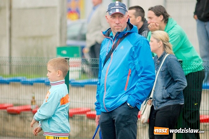 Zdjęcie w galerii na portalu naszwodzislaw.com: Tworków Cup 2015: Deszczowy drugi dzień piłkarskich zmagań. Naprzód lepszy od Startu. Puchar pojechał do Rydułtów wiadomości z regionu