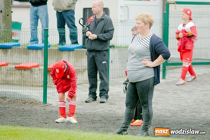 Zdjęcie w galerii na portalu naszwodzislaw.com: Tworków Cup 2015: Deszczowy drugi dzień piłkarskich zmagań. Naprzód lepszy od Startu. Puchar pojechał do Rydułtów wiadomości z regionu