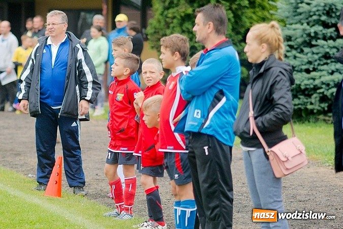 Zdjęcie w galerii na portalu naszwodzislaw.com: Tworków Cup 2015: Deszczowy drugi dzień piłkarskich zmagań. Naprzód lepszy od Startu. Puchar pojechał do Rydułtów wiadomości z regionu