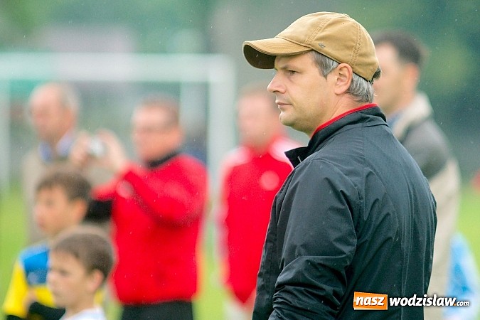 Zdjęcie w galerii na portalu naszwodzislaw.com: Tworków Cup 2015: Deszczowy drugi dzień piłkarskich zmagań. Naprzód lepszy od Startu. Puchar pojechał do Rydułtów wiadomości z regionu