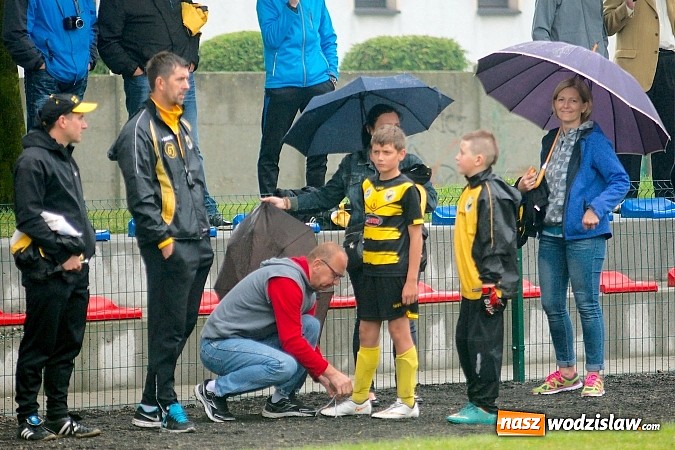 Zdjęcie w galerii na portalu naszwodzislaw.com: Tworków Cup 2015: Deszczowy drugi dzień piłkarskich zmagań. Naprzód lepszy od Startu. Puchar pojechał do Rydułtów wiadomości z regionu