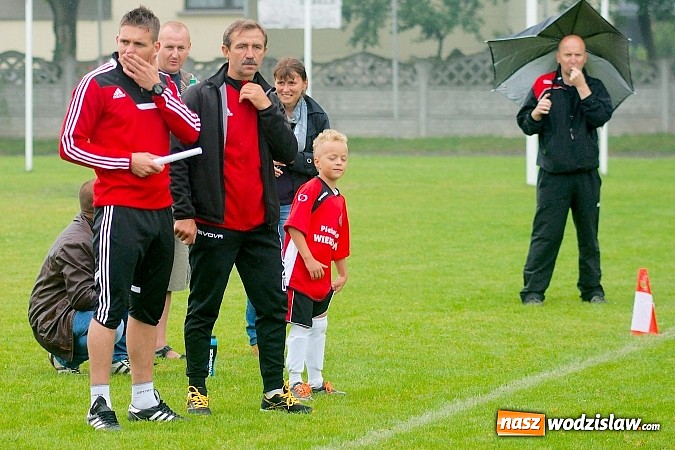 Zdjęcie w galerii na portalu naszwodzislaw.com: Tworków Cup 2015: Deszczowy drugi dzień piłkarskich zmagań. Naprzód lepszy od Startu. Puchar pojechał do Rydułtów wiadomości z regionu