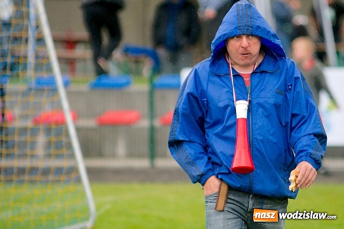 Zdjęcie w galerii na portalu naszwodzislaw.com: Tworków Cup 2015: Deszczowy drugi dzień piłkarskich zmagań. Naprzód lepszy od Startu. Puchar pojechał do Rydułtów wiadomości z regionu
