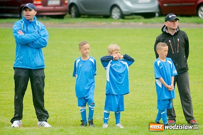 Zdjęcie w galerii na portalu naszwodzislaw.com: Tworków Cup 2015: Deszczowy drugi dzień piłkarskich zmagań. Naprzód lepszy od Startu. Puchar pojechał do Rydułtów wiadomości z regionu