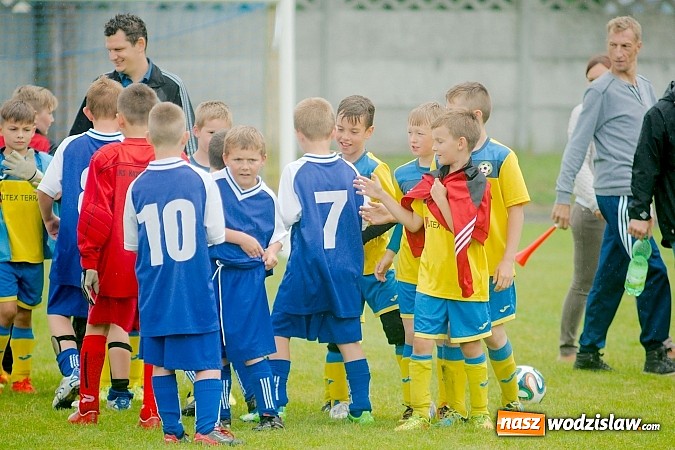 Zdjęcie w galerii na portalu naszwodzislaw.com: Tworków Cup 2015: Deszczowy drugi dzień piłkarskich zmagań. Naprzód lepszy od Startu. Puchar pojechał do Rydułtów wiadomości z regionu