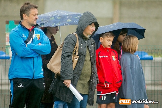 Zdjęcie w galerii na portalu naszwodzislaw.com: Tworków Cup 2015: Deszczowy drugi dzień piłkarskich zmagań. Naprzód lepszy od Startu. Puchar pojechał do Rydułtów wiadomości z regionu