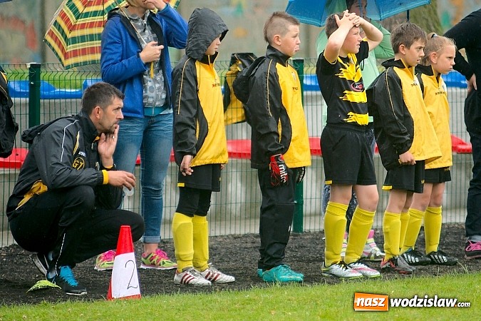 Zdjęcie w galerii na portalu naszwodzislaw.com: Tworków Cup 2015: Deszczowy drugi dzień piłkarskich zmagań. Naprzód lepszy od Startu. Puchar pojechał do Rydułtów wiadomości z regionu
