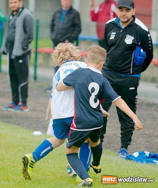 Zdjęcie w galerii na portalu naszwodzislaw.com: Tworków Cup 2015: Deszczowy drugi dzień piłkarskich zmagań. Naprzód lepszy od Startu. Puchar pojechał do Rydułtów wiadomości z regionu