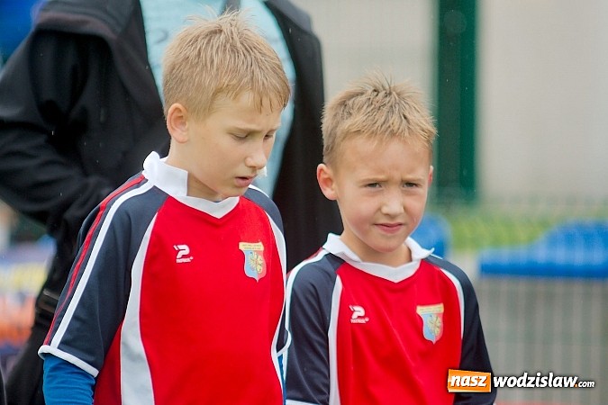 Zdjęcie w galerii na portalu naszwodzislaw.com: Tworków Cup 2015: Deszczowy drugi dzień piłkarskich zmagań. Naprzód lepszy od Startu. Puchar pojechał do Rydułtów wiadomości z regionu