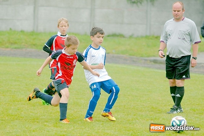 Zdjęcie w galerii na portalu naszwodzislaw.com: Tworków Cup 2015: Deszczowy drugi dzień piłkarskich zmagań. Naprzód lepszy od Startu. Puchar pojechał do Rydułtów wiadomości z regionu