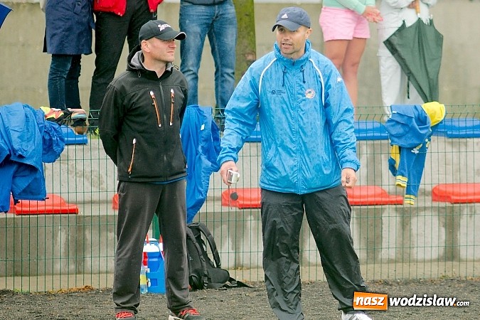 Zdjęcie w galerii na portalu naszwodzislaw.com: Tworków Cup 2015: Deszczowy drugi dzień piłkarskich zmagań. Naprzód lepszy od Startu. Puchar pojechał do Rydułtów wiadomości z regionu