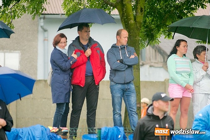 Zdjęcie w galerii na portalu naszwodzislaw.com: Tworków Cup 2015: Deszczowy drugi dzień piłkarskich zmagań. Naprzód lepszy od Startu. Puchar pojechał do Rydułtów wiadomości z regionu