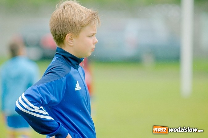 Zdjęcie w galerii na portalu naszwodzislaw.com: Tworków Cup 2015: Deszczowy drugi dzień piłkarskich zmagań. Naprzód lepszy od Startu. Puchar pojechał do Rydułtów wiadomości z regionu