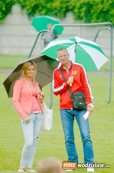 Zdjęcie w galerii na portalu naszwodzislaw.com: Tworków Cup 2015: Deszczowy drugi dzień piłkarskich zmagań. Naprzód lepszy od Startu. Puchar pojechał do Rydułtów wiadomości z regionu